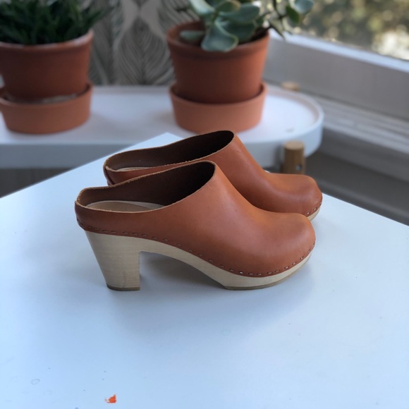 Bryr Shoes - BRYR Clogs Size US 6 (35)